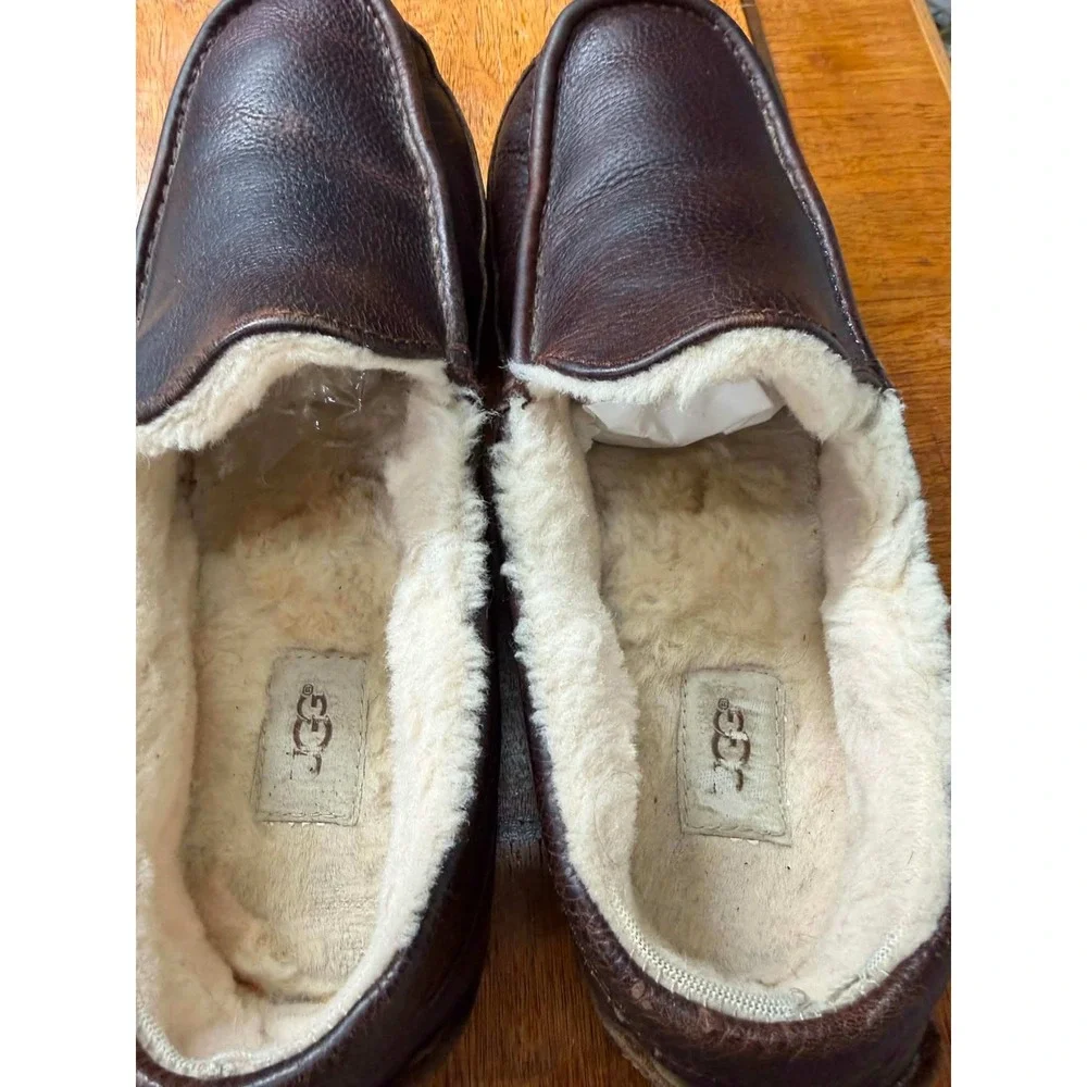 UGG Ascot Mens Size 11 Dark Brown Leather Sheepskin Lined Slipper Loafers 5379